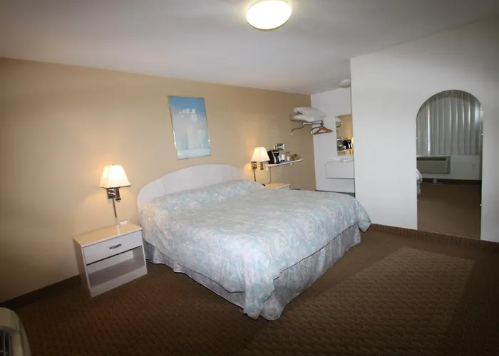 Redwood Inn